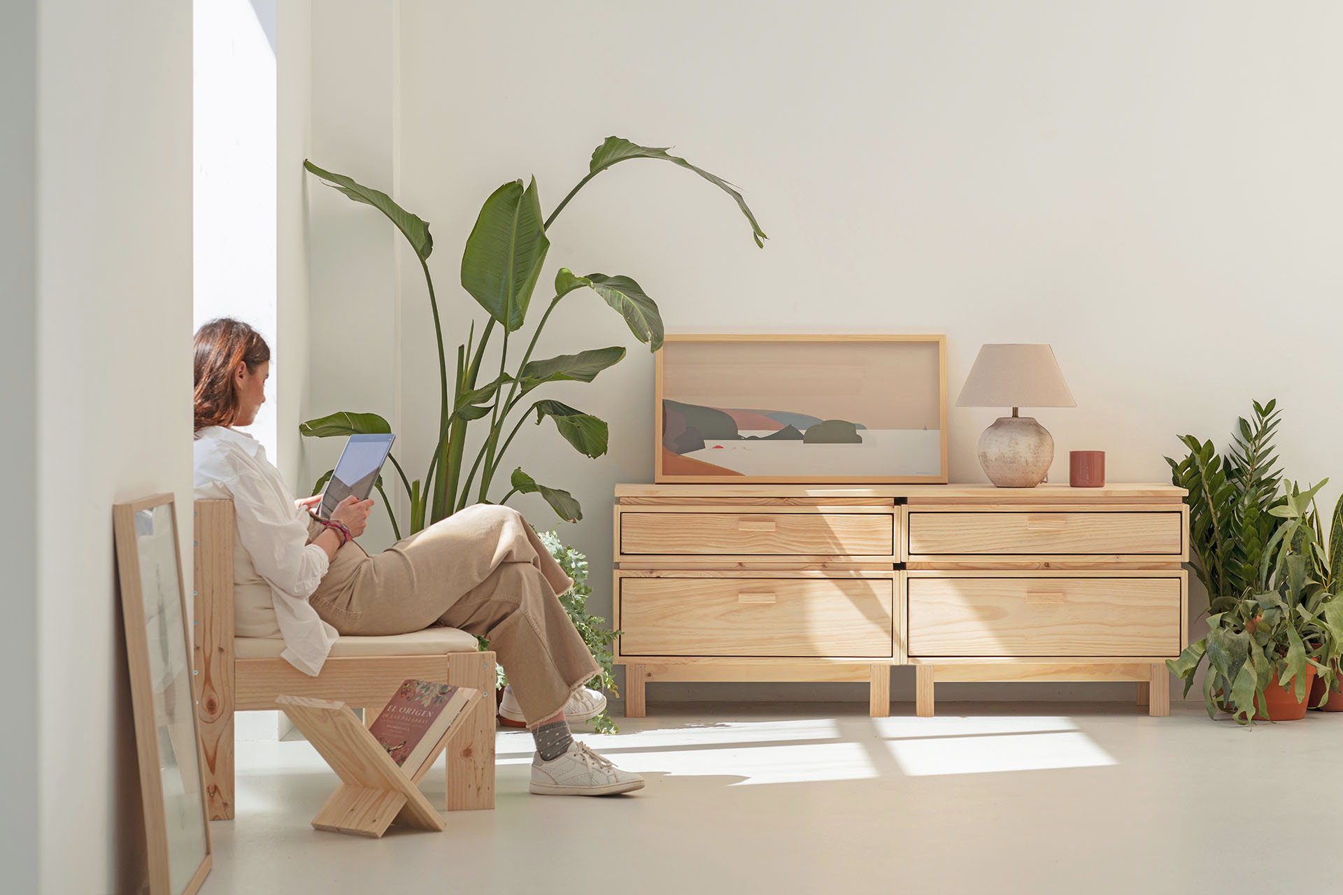 Imagen de ambiente 4 para:C&oacute;moda de madera maciza natural